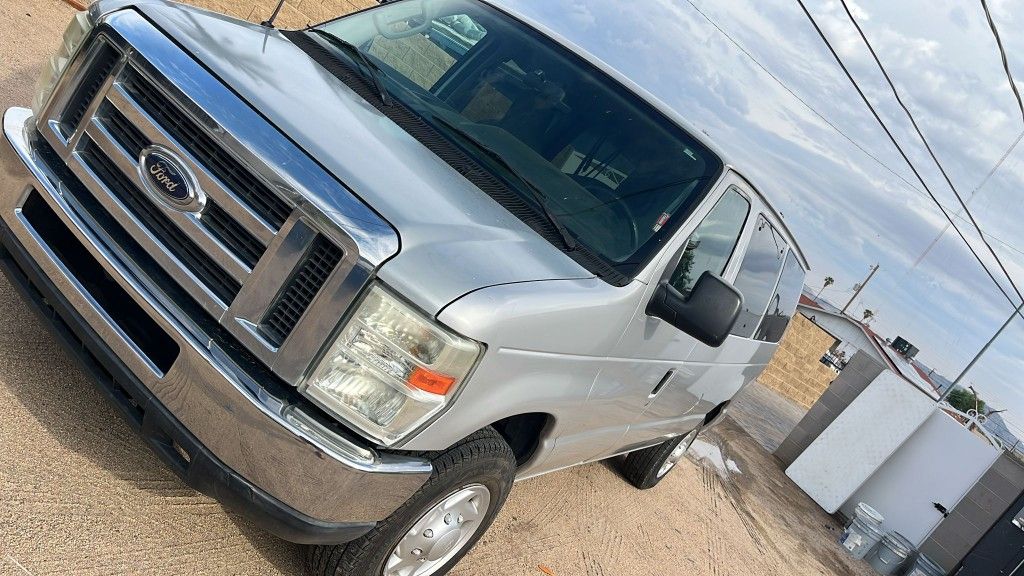 2011 Ford E-350