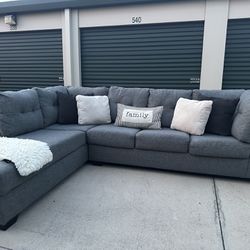 FREE DELIVERY LIGHT GRAY SECTIONAL 