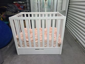Mini crib