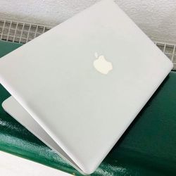 Apple MacBook Pro 13” display it5 Intel Processor 4GB RAM 500GB HDD STORAGE DRIVE $135 