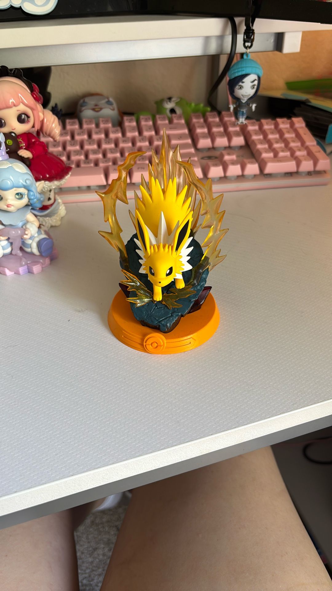 Jolteon Figure