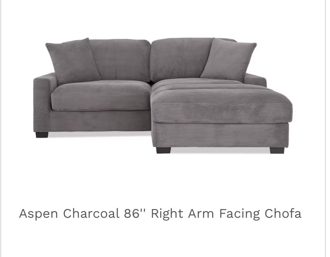 Chaise Sofa with extra Cushion and Pillows