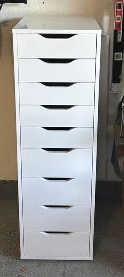IKEA WHITE DRESSER IN GREAT CONDITION