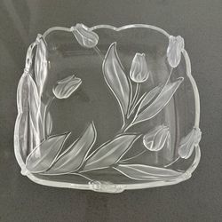 Mikasa Frosted Tulip Square Bowl