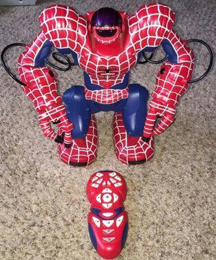 14" WowWee Spidersapien Robosapien Spiderman with remote