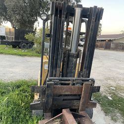 Caterpillar Forklift 