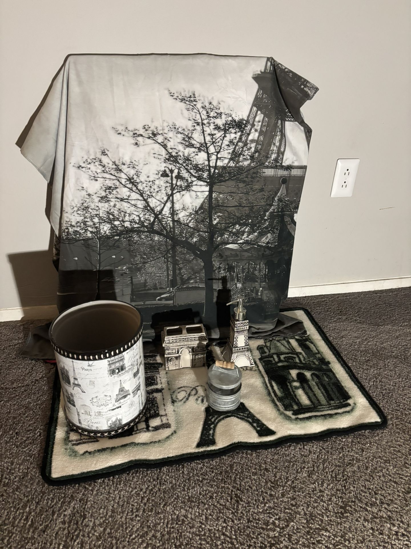 Paris Bathroom Set
