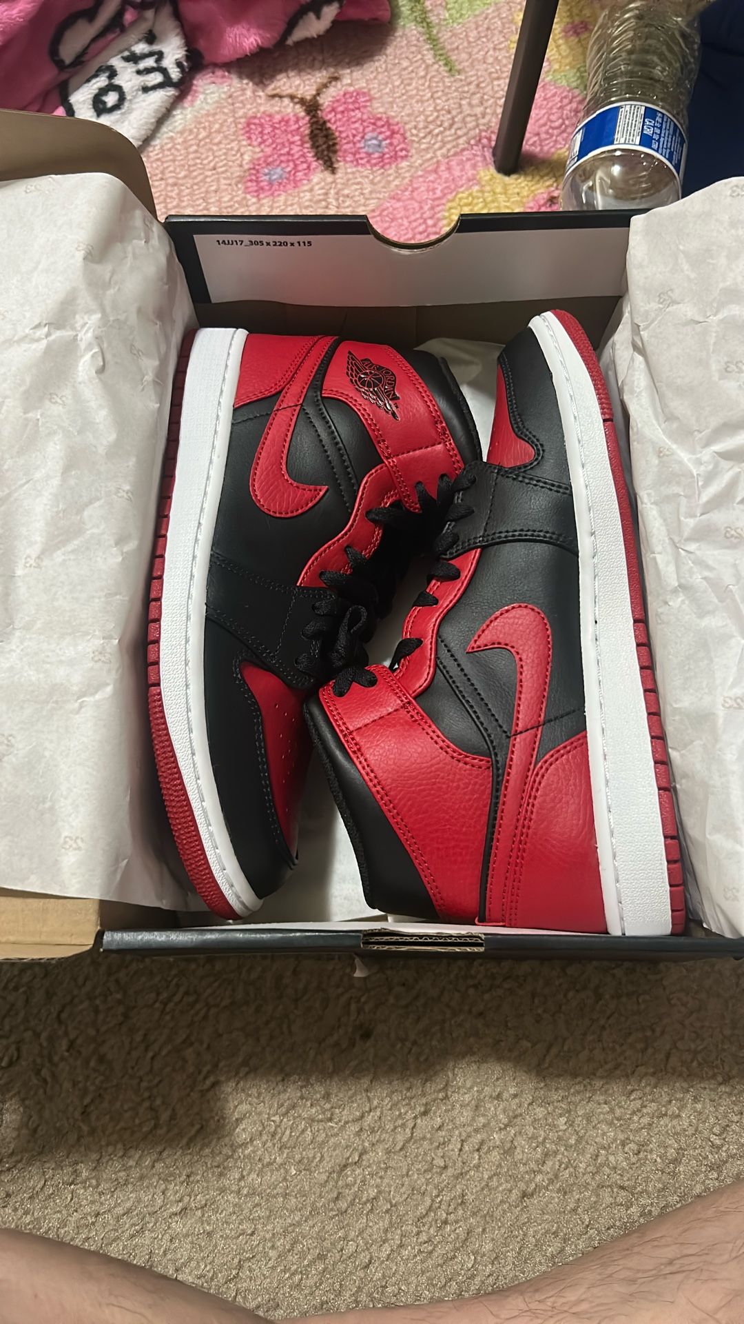 Jordan 1 Mid Banned size 8.5 Men’s