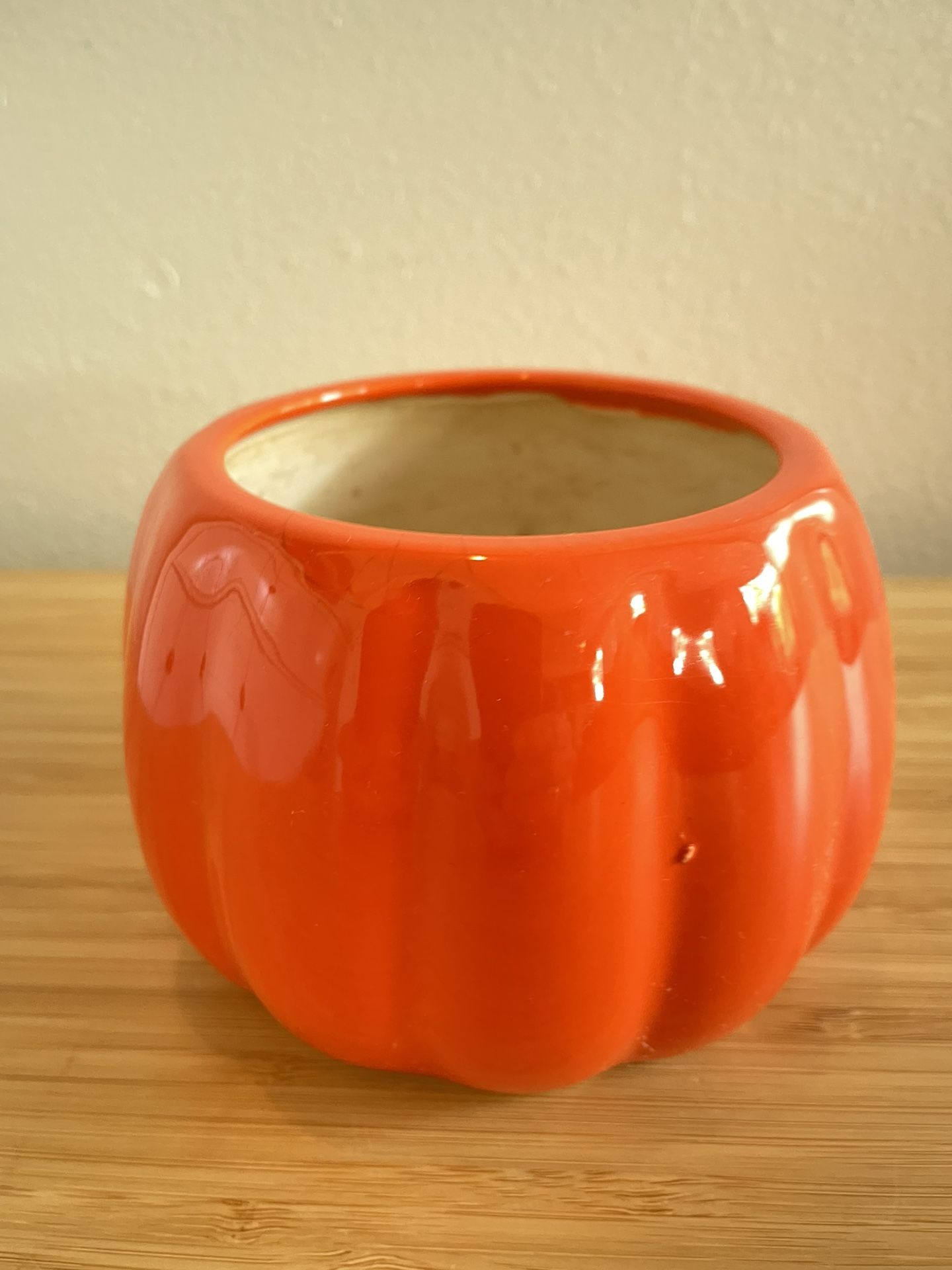 Cute Pumpkin Shaped Orange PLANTER (4”Tx4”W) [PH]