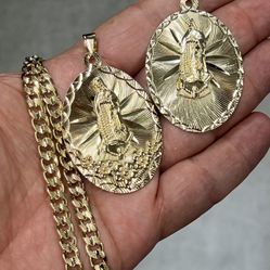 14k premium gold 5x plated virgin mary necklace