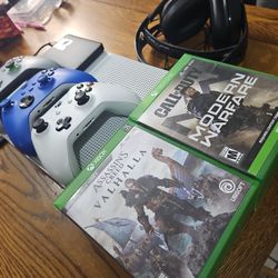 Used Xbox ONE S BUNDLE 