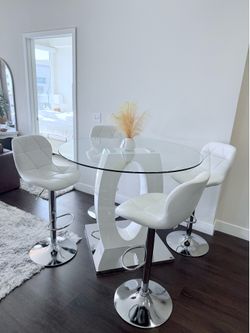 Luxury White Dining Table and 4 Swivel Stools  Set