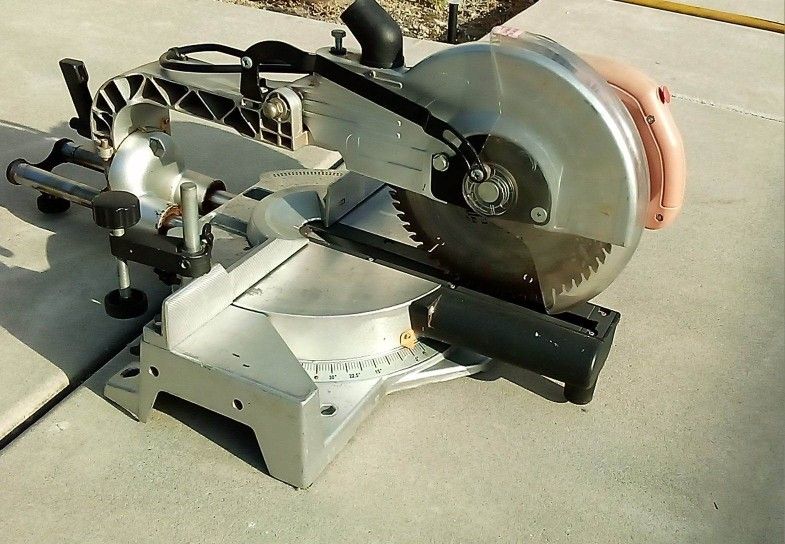 Chicago 10" Compound Slide Miter Saw