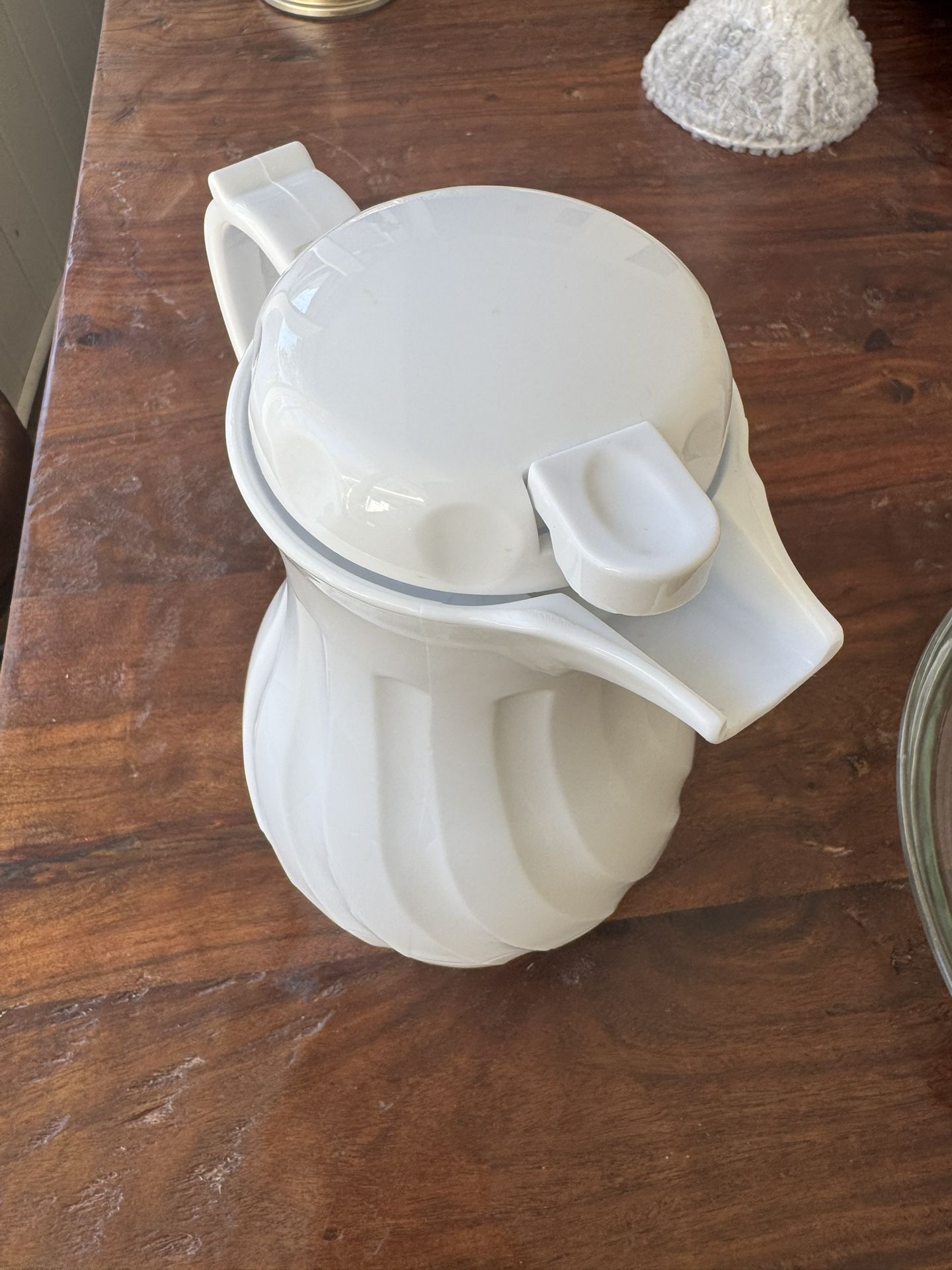 Insulated Beverage Server