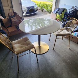 Table And Chairs For Sale. 
