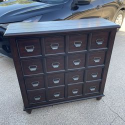 Dresser