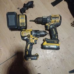 DeWalt 2 drills 1 brushless 2 batteries 1 charger