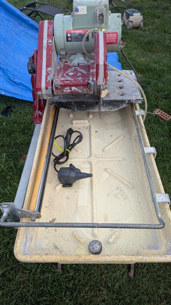 MK-101 Tile Saw Will Throw In A Stand