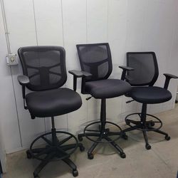 Bar Height Stools In Good Conditions 