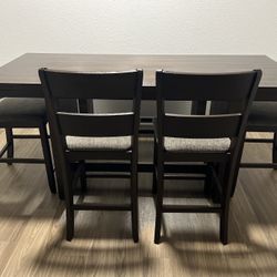 SELLING DINING ROOM *5-6 People*