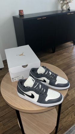 WOMENS AIR JORDAN 1 LOW  (AUTHENTIC ) (ESCONDIDO )