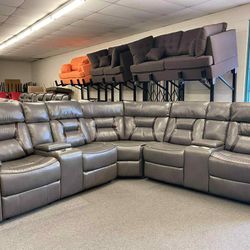 New Power Recliner Sectional Couch / Free Delivery 