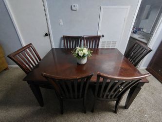 Wood Dining Table with 6 Chairs