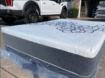Cal King Bamboo Hybrid Cool Gel Memory Foam Mattress!!