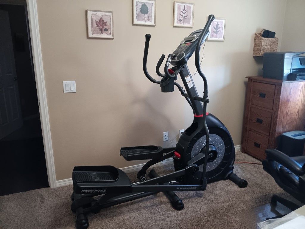 Schwin 430 Journey 2.0 Eliptical Machine