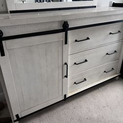 Queen size bedset - farmhouse style