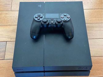 Sony PlayStation 4 Console with DualShock Controller
