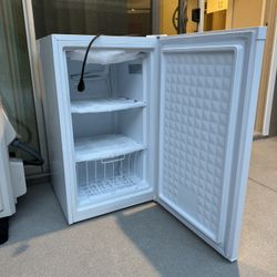 Midea Upright Freezer, 3.0 Cubic Feet, White. Small freezer