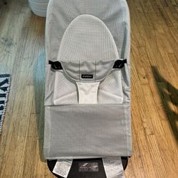 ✨ BabyBjörn Bouncer Bliss – Mesh, Light Gray | Gently Used ✨