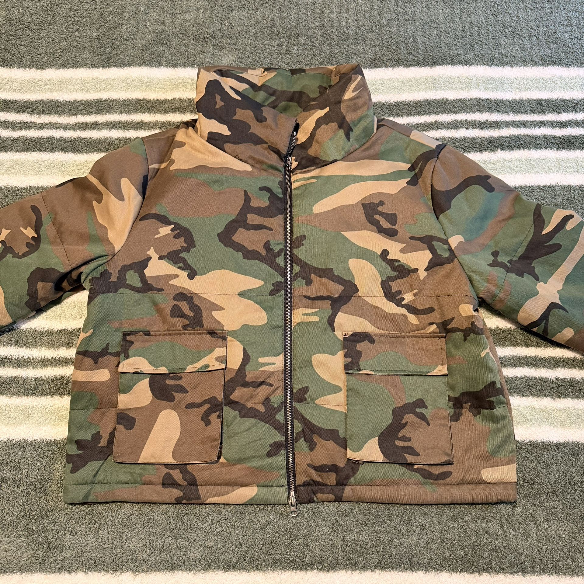 FashionNova Cropped Camo Jacket, Size XL