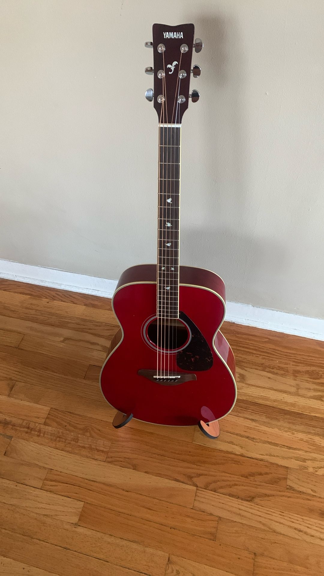 Rare Find - Yamaha Acoustic FS820 - Ruby Red