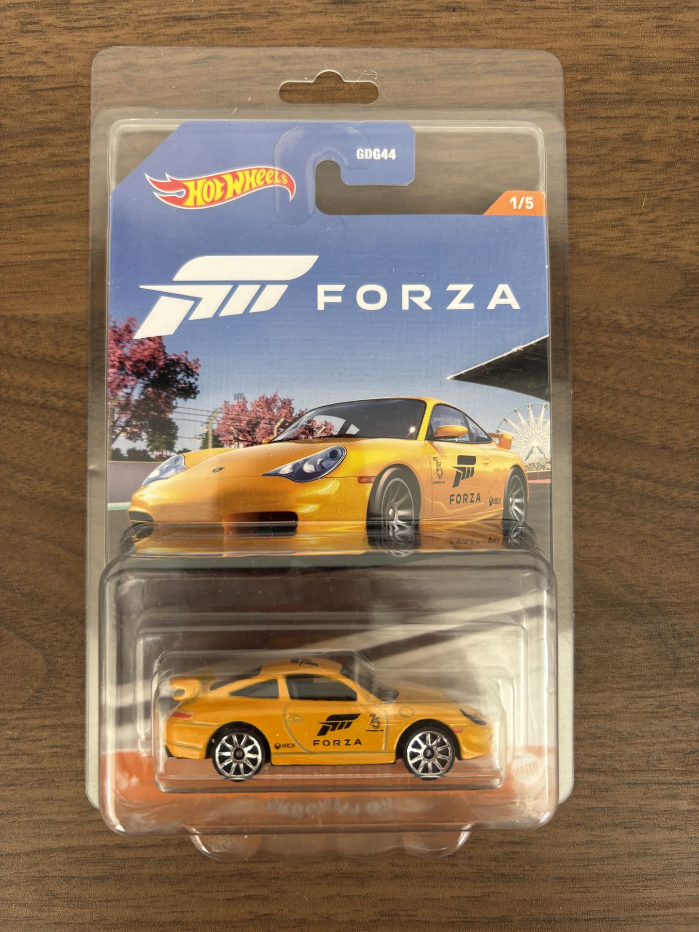 Brand New Unopened Hot Wheels Diecast Car Collectible Forza Orange Porsche 911 GT3 with protective case