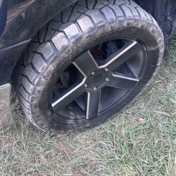Toyota Tundra rims And Tires