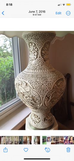 Vintage 1950s Intricately Carved Asian chalkware Lamp