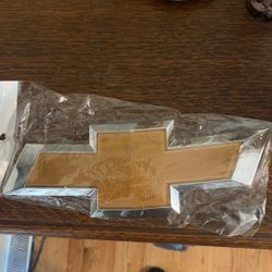 Chevy Cruze Emblem 