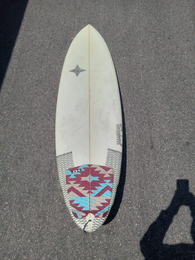Sakal Surfboard 6'4 Chameleon