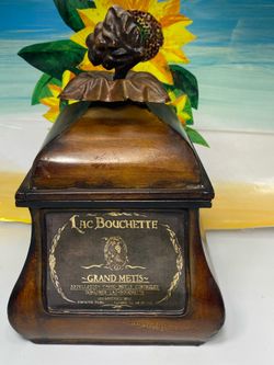 Lac Bouchette tin canister w lid