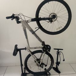 Specialized Mountain Bike Hardrock Pro $500 OBO