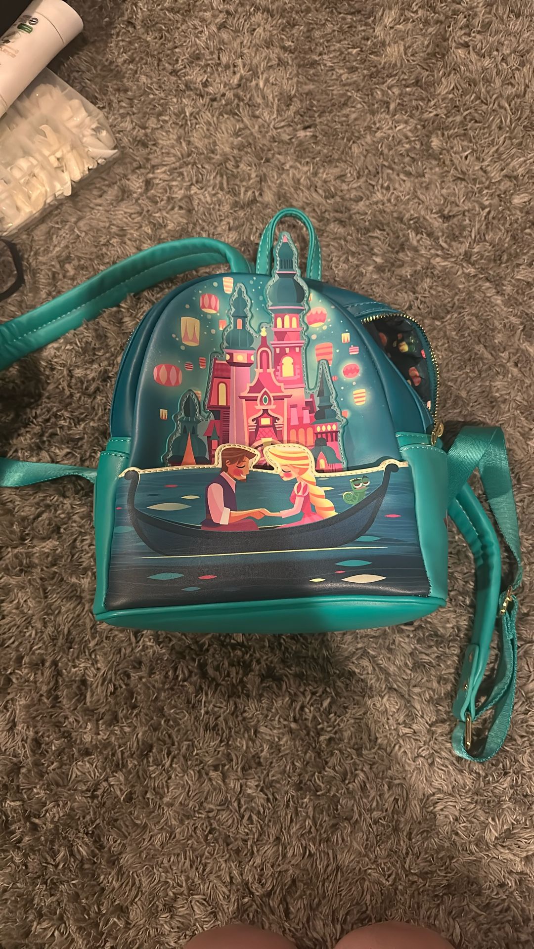 tangled lounged backpack