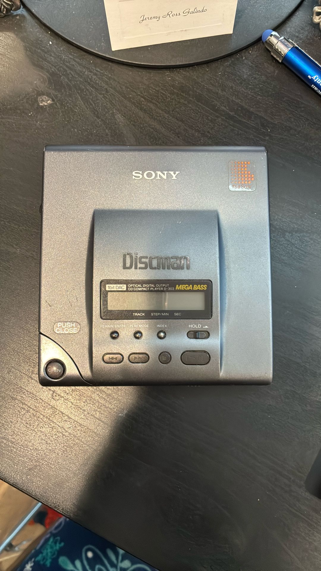 Sony Discman D-303 – Vintage Portable CD Player – Excellent Condition