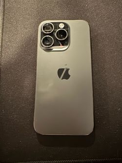 UNLOCKED IPHONE 15 pro 512gb