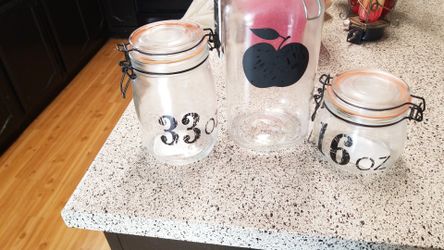 Three pieces glass kitchen set