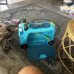 kids ride on suit case