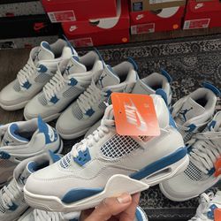 Grade School Jordan Retro 4 ‘Military Blue’