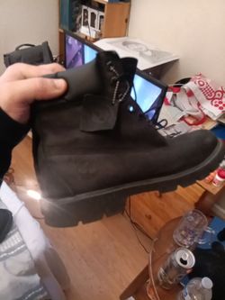 Men's 6" Padded Collar Waterproof Boot size 9