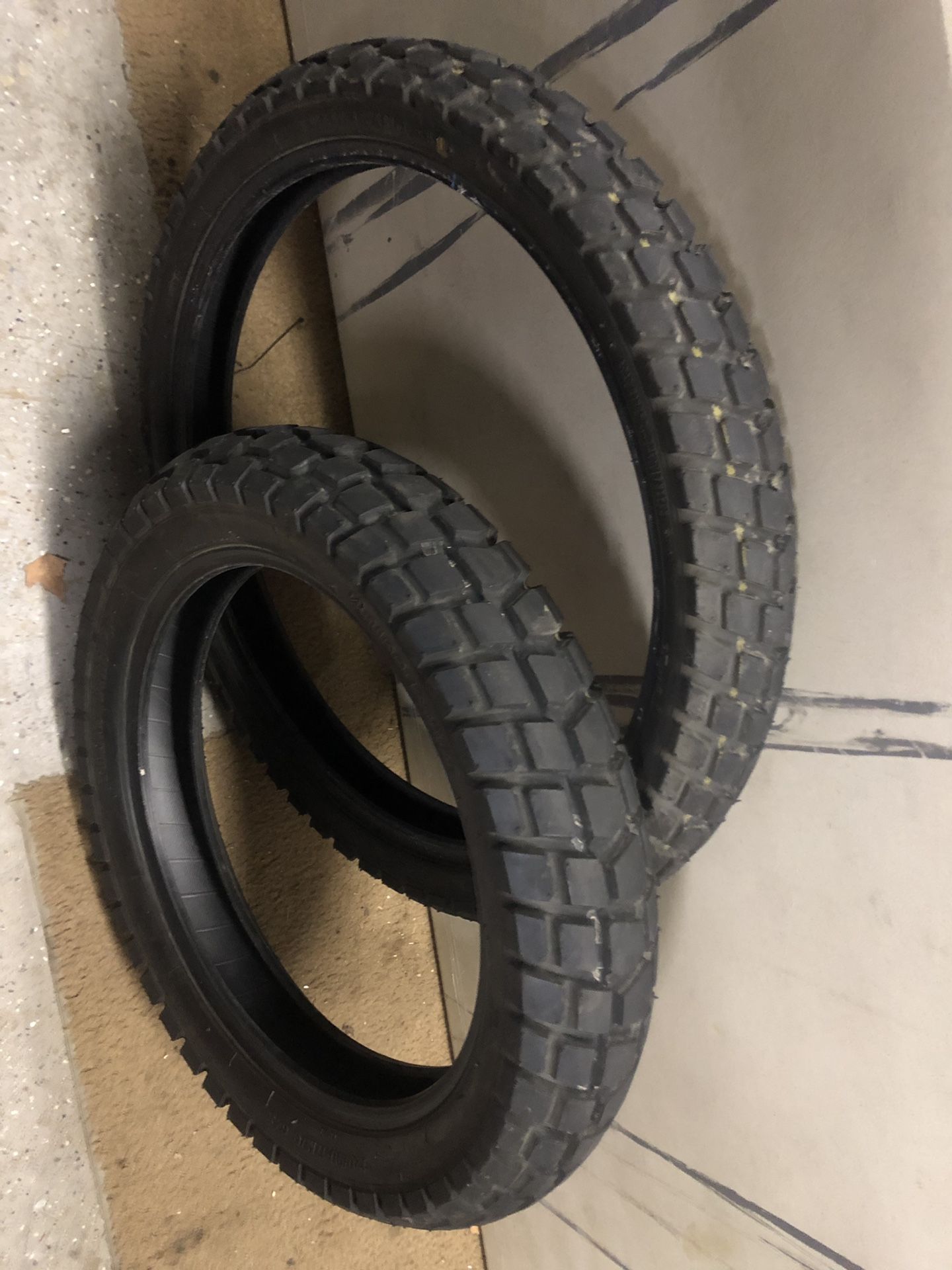 Motorcycle tires